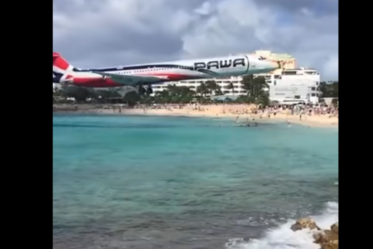 Καραϊβική... αλά Σκιάθος: Προσγείωση που κόβει την ανάσα στο Saint Martin (Βίντεο)