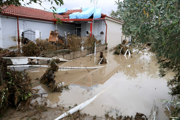 Κακοκαιρία Daniel: Στη Λάρισα μεταφέρονται πλημμυροπαθείς από Αρμένιο και Σωτήριο