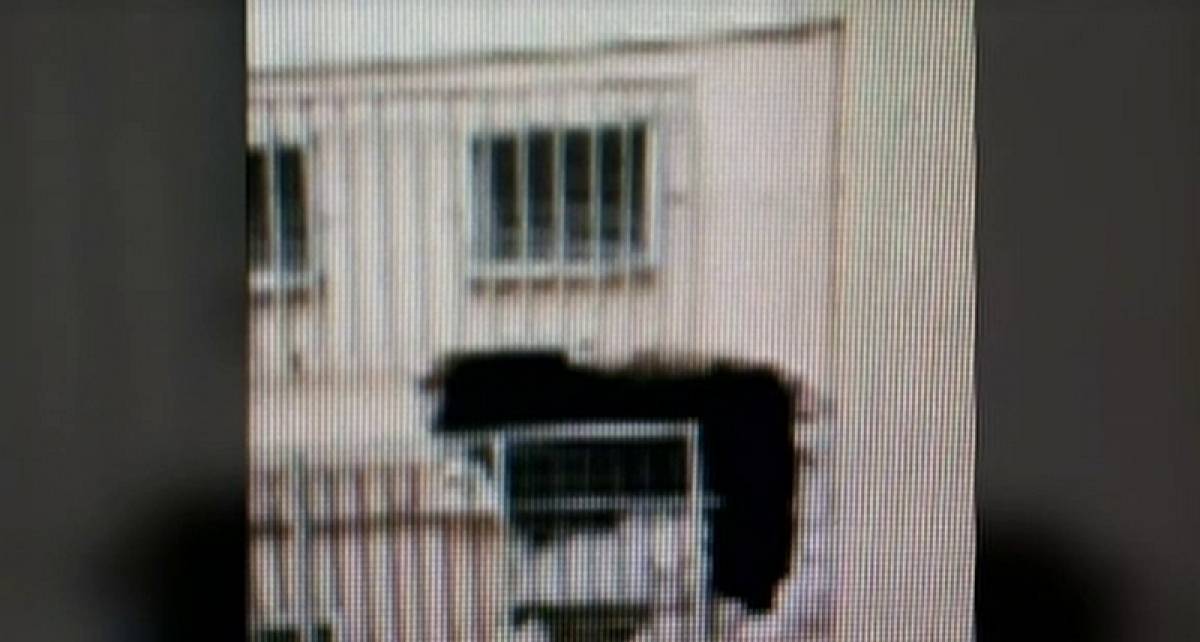 Κινηματογραφική διάρρηξη σε σχολικό κυλικείο στην Γκράβα - Έριξαν μέχρι και τον τοίχο