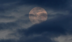Πανσέληνος Απριλίου 2022: Πότε θα δούμε το «Ροζ Φεγγάρι»