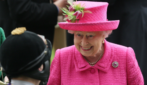 Βασίλισσα Ελισάβετ: «Ποια νομίζετε ότι είμαι;» - Οι ατάκες της που θα μείνουν στην ιστορία