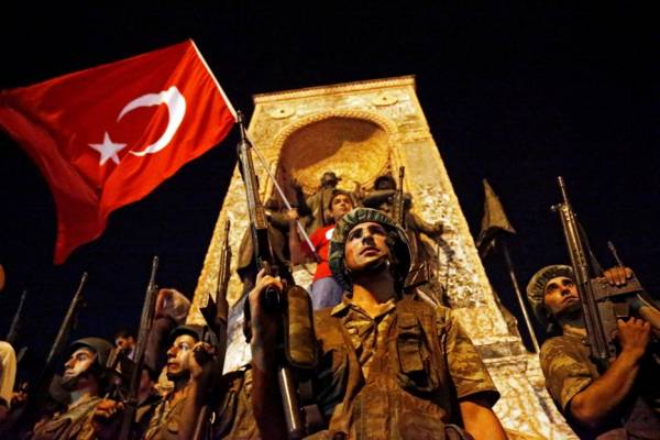 Τουρκία: 141 φορές ισόβια σε 17 κατηγορούμενους για την απόπειρα πραξικοπήματος το 2016