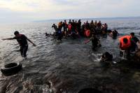 Κόντρα κυβέρνησης - ΣΥΡΙΖΑ για το «πλωτό φράγμα» στο Αιγαίο