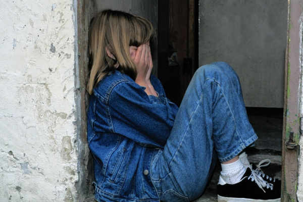 Κόρινθος: Σοκάρουν οι περιγραφές για την απόπειρα βιασμού της 14χρονης – «Την έβαλαν στη γωνία»