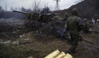 Προελαύνουν οι δυνάμεις του Ντονέτσκ, σύμφωνα με τον επικεφαλής - Συνεχίζονται οι βομβαρδισμοί στην πόλη