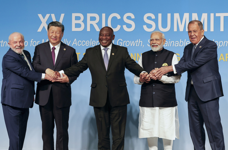 Οι BRICS αμφισβητούν την ηγεμονία των ΗΠΑ: Αλήθειες και μύθοι για τη «νέα τάξη πραγμάτων»