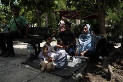 ΚΙΝΑΛ: Οικογένειες προσφύγων βρέθηκαν ξαφνικά άστεγες με ευθύνη Μηταράκη