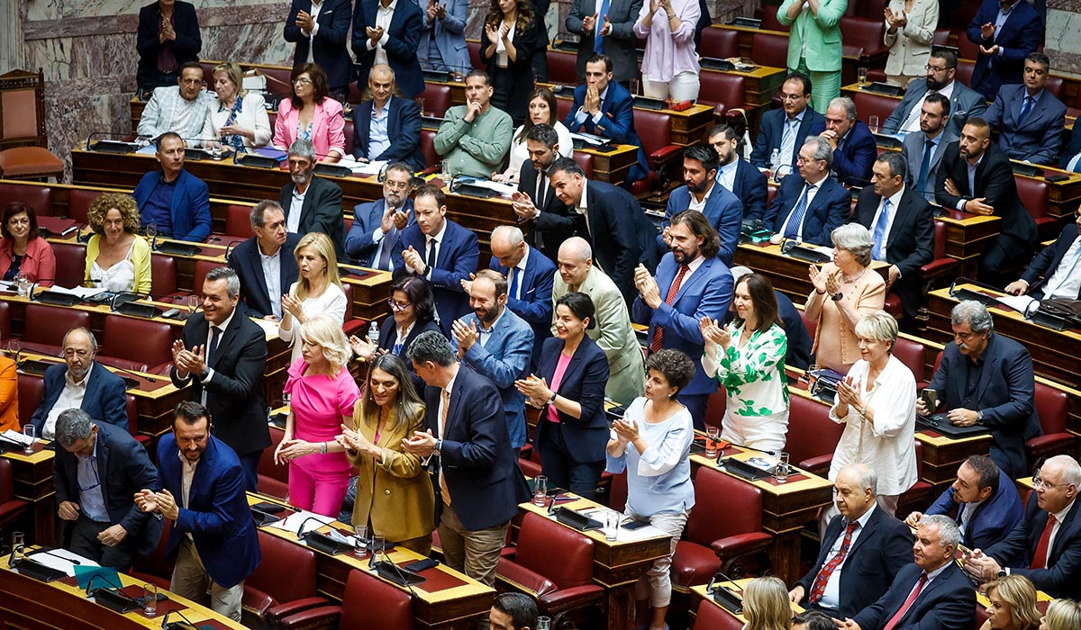 Ψήφος αποδήμων: Ο ΣΥΡΙΖΑ καταλογίζει στην κυβέρνηση αλαζονεία και αντιπροτείνει τροπολογία