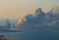 Ουκρανία: Νέο βίντεο από την καταστροφή ρωσικού αποβατικού πλοίου στο Μπερντιάνσκ