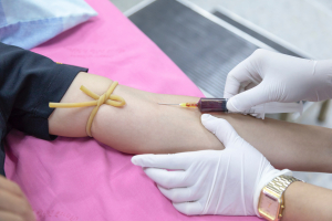 Έξι στις δέκα χώρες έχουν έλλειψη σε αποθέματα αίματος
