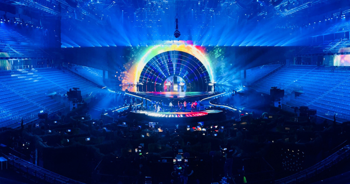 Eurovision 2022: Άρχισαν οι πρόβες αλλά οι Ιταλοί διοργανωτές έμειναν με... μισή σκηνή