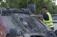 Θεσσαλονίκη: Αυτοκίνητο αναποδογύρισε μετά από τροχαίο - Αλώβητος βγήκε ο οδηγός