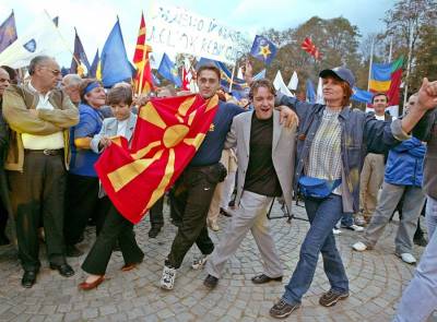 Επιμένει το VMRO: Για εμάς θα παραμείνει πάντα Δημοκρατία της Μακεδονίας
