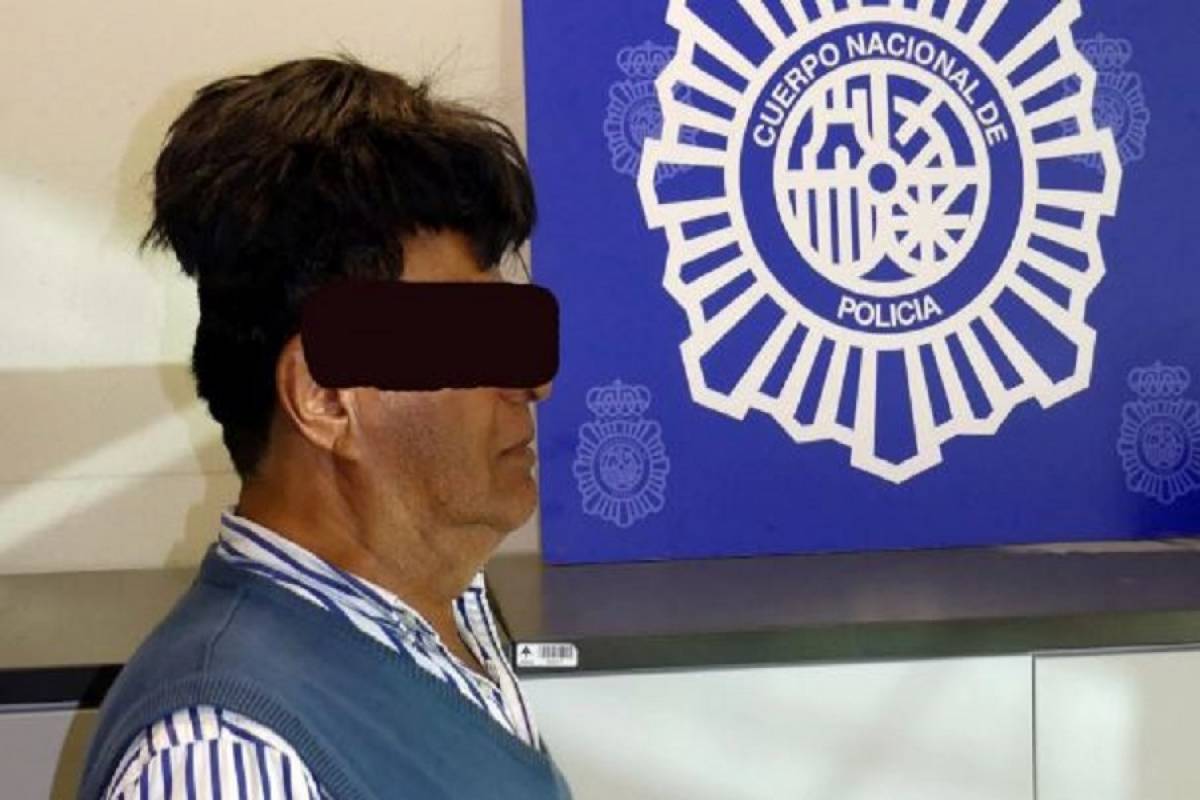 Κολομβιανός συνελήφθη με μισό κιλό κοκαΐνη κάτω από το περουκίνι του