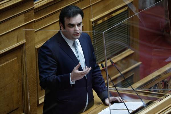 Πιερρακάκης: Ζήτησε συγγνώμη από το βήμα της Βουλής