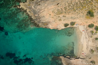 Οι άγνωστες παραλίες για το «τελευταίο μπάνιο» του 2022 κοντά στην Αθήνα