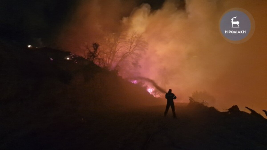 Ρόδος: Συναγερμός για φωτιά στην περιοχή Αφάντου – Εκκενώθηκε ξενοδοχείο