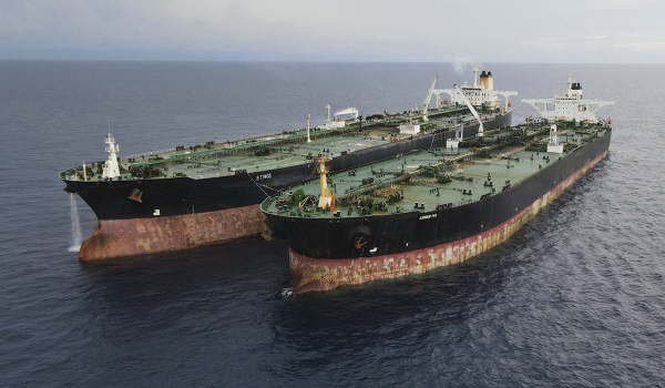 Ιράν: Αν οι ΗΠΑ παρεμβαίνουν στα πετρελαιοφόρα μας, θα κατασχέσουμε αμερικανικά δεξαμενόπλοια