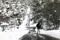 Πότε θα αρχίσει να χιονίζει: Η διήμερη κακοκαιρία φέρνει χιόνια σε χαμηλά υψόμετρα και κρύο στην Αθήνα