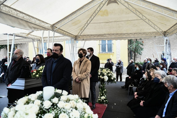 «Έφυγε η κολώνα του ΣΥΡΙΖΑ» - Η πολιτική κηδεία του Μίμη Δαρειώτη (Φωτογραφίες)