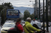 Κίνηση: «Χάνουμε 1 ώρα και 10 ευρώ τη μέρα στο αυτοκίνητο» λέει συγκοινωνιολόγος