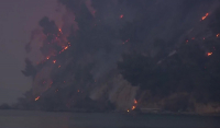 Φωτιά στην Εύβοια: Στη θάλασσα οι φλόγες - Εικόνες Αποκάλυψης στο Αγριοβότανο