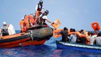 Περισσότεροι από 200 μετανάστες έχουν διασωθεί από τη Δευτέρα στη Μεσόγειο