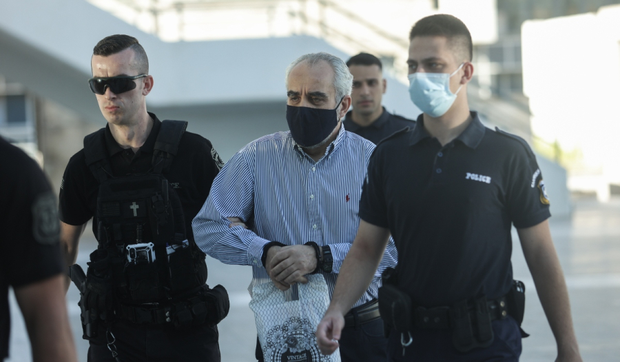 Δίκη «ψευτογιατρού»: 8 φορές ισόβια, 50 χρόνια κάθειρξη και 327.000 ευρώ χρηματική ποινή στον «Dr. Kontos»