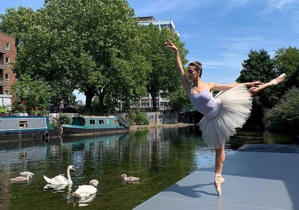Το Royal Ballet Theatre κάνει πρόβες στις όχθες του Regent's Canal
