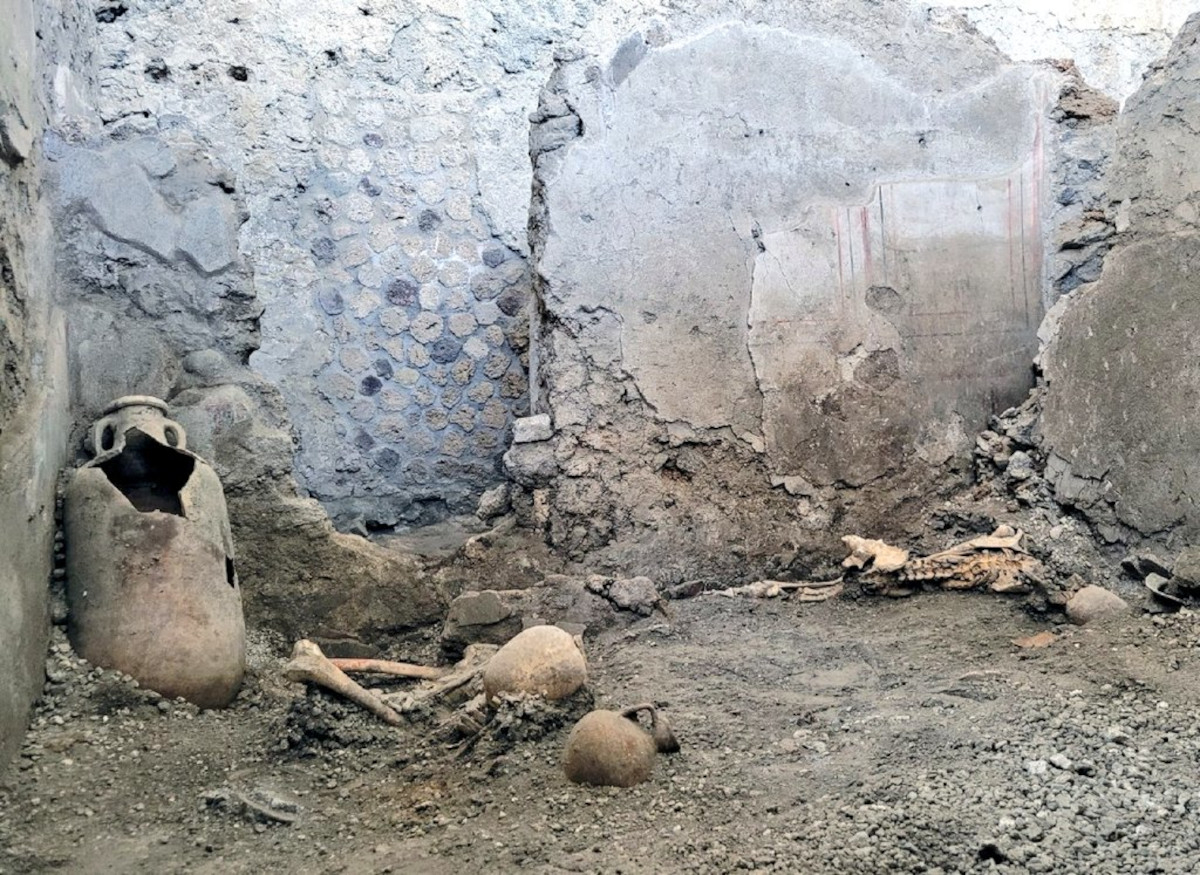Σπουδαία ανακάλυψη στην Πομπηία: Βρέθηκαν οι σκελετοί δυο ανδρών - Πώς πέθαναν (Εικόνες)