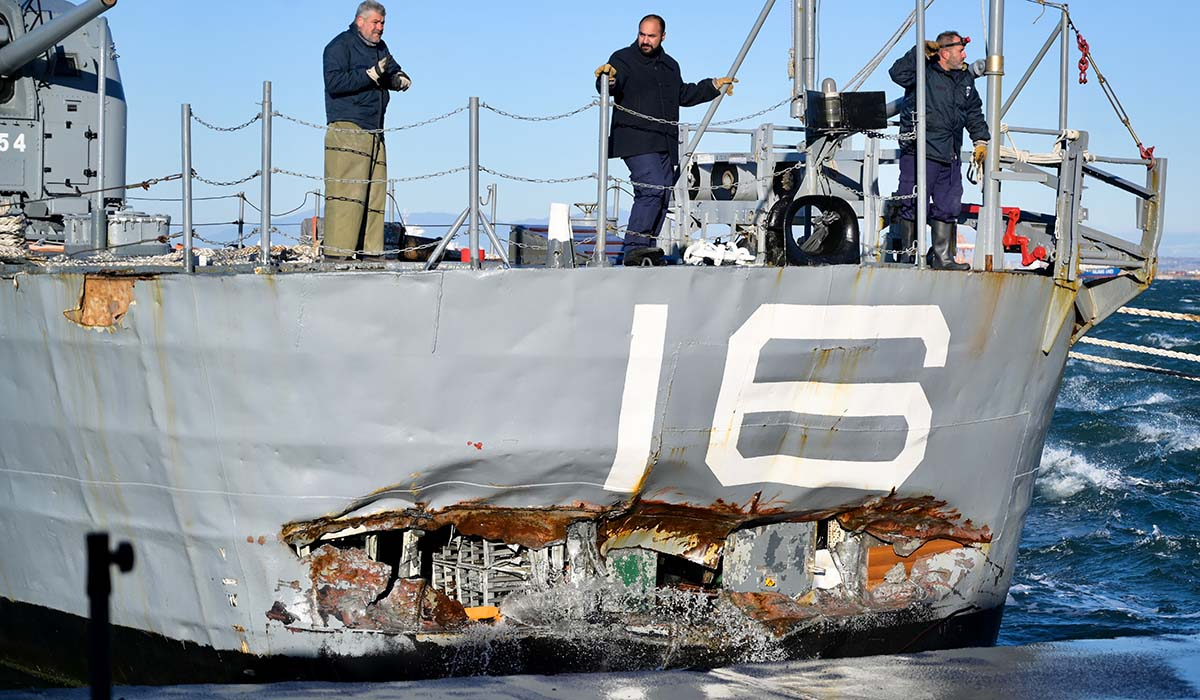 «Βέλος»: Προκαταρκτική έρευνα διέταξε ο εισαγγελέας για τις φθορές που υπέστη το αντιτορπιλικό πλοίο