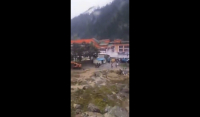 Βίντεο με χείμαρρο - τέρας να γκρεμίζει ξενοδοχεία στο Πακιστάν, πρωτοφανείς πλημμύρες στη χώρα