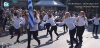Νέα Φιλαδέλφεια: Η παρέλαση κοριτσιών που «πάγωσε» τους θεατές - Σφοδρή αντίδραση του δημάρχου