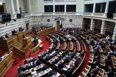 Προϋπολογισμός: Live η μαραθώνια συζήτηση στη Βουλή