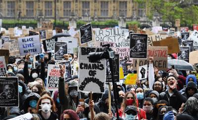 ΕΕ: Οι διαδηλώσεις για τον Τζορτζ Φλόιντ μπορεί να φέρουν νωρίτερα το δεύτερο κύμα πανδημίας του κορονοϊού