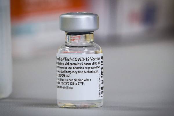 Εμβόλιο Pfizer: Φτάνουν στην Αθήνα 83.850 δόσεις