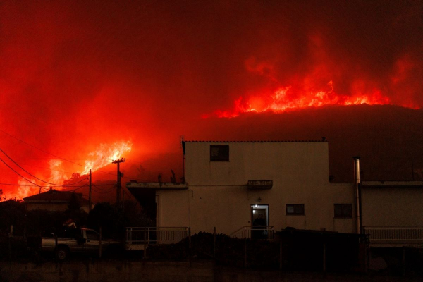 Φωτιά στον Έβρο για 15η νύχτα: Μάχες με αναζωπυρώσεις σε Σουφλί, Κορνοφωλιά, Δαδιά, Κοτρωνιά, Σιδηρώ, Γιαννούλη