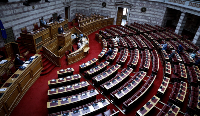 Βουλή: «Κύμα» αντίδρασης της αντιπολίτευσης στο «δωράκι» της κυβέρνησης στους εφοπλιστές