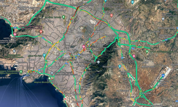 Κίνηση στους δρόμους τώρα: Πού καταγράφονται προβλήματα στην Αττική (Χάρτες)