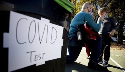 ΗΠΑ: Η κυβέρνηση Μπάιντεν θα δώσει δωρεάν rapid test
