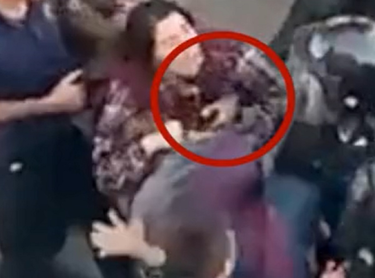 Οργισμένες αντιδράσεις στο Ιράν: Βίντεο με δυνάμεις ασφαλείας να παρενοχλούν σεξουαλικά γυναίκες