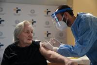 Εμβόλιο: Στα 60.000 τα ραντεβού για τους άνω των 85 στην πλατφόρμα emvolio.gov.gr