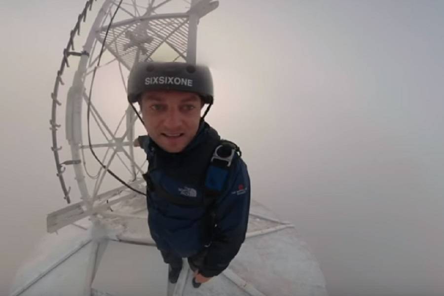 Ριψοκίνδυνος base jumper πήδηξε μέσα στην ομίχλη από τα 150 μέτρα ύψος