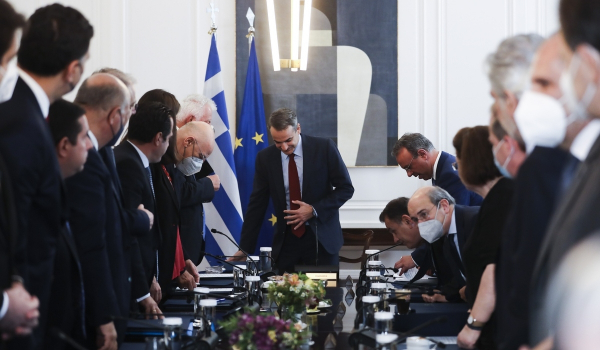 «Εκλογές στο τέλος της τετραετίας»: Δεν πιστεύουν τον Μητσοτάκη ΣΥΡΙΖΑ και ΚΙΝΑΛ, ούτε όμως και οι υπουργοί του;