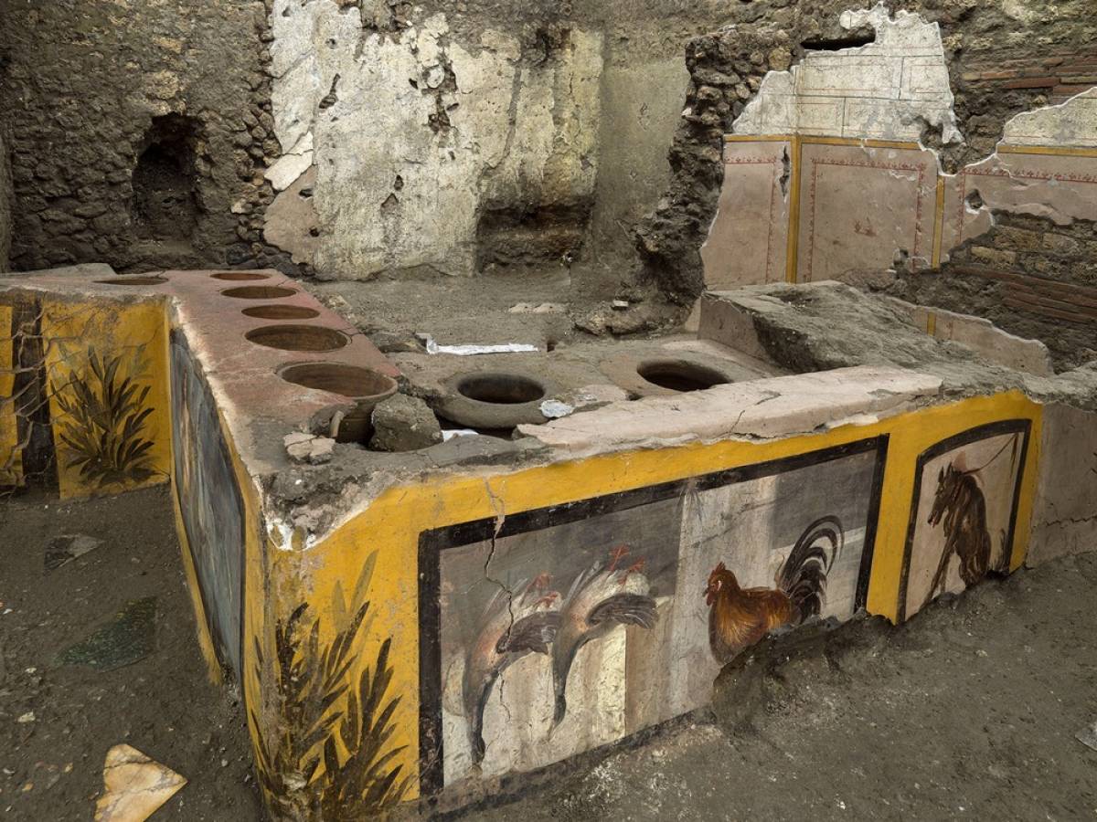 Ένα αρχαίο «φαστ φουντ» έφερε στο φως η αρχαιολογική σκαπάνη στην Πομπηία