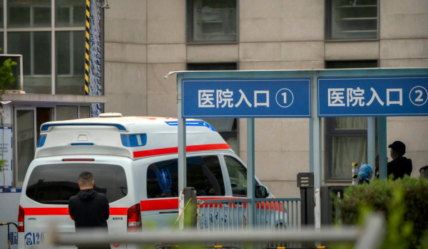 Κίνα: Έξι νεκροί μετά από πτώση βράχων σε λεωφορείο