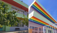 Κόρινθος: Αντιδράσεις για το πολύχρωμο βάψιμο σε σχολείο – Μερίδα γονέων το συνδυάζει με τη ΛΟΑΤΚΙ+ σημαία