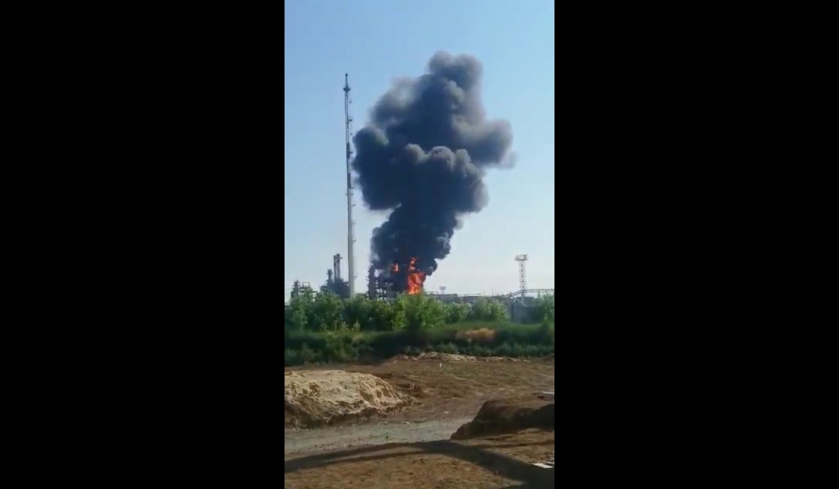 Drones έπληξαν ρωσικό διυλιστήριο - Η στιγμή της επίθεσης (βίντεο)