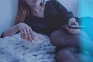 Η τηλεόραση αυξάνει τον κίνδυνο για καρκίνο του παχέος εντέρου