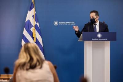 Πέτσας για Τσίπρα: Άλλαξε στον ΣΥΡΙΖΑ logo, αλλά δεν άλλαξε ο ίδιος λόγο